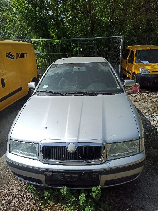 ŠKODA OCTAVIA TOUR 1.6 - Слика 2