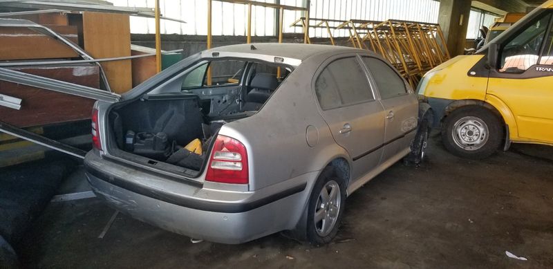 ŠKODA OCTAVIA TOUR 1.6 - Слика 2