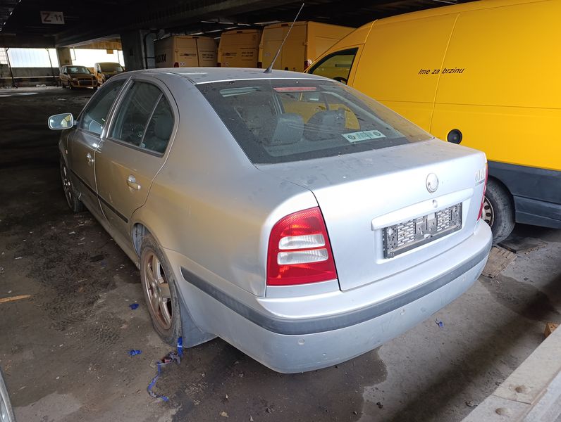 ŠKODA OCTAVIA TOUR 1.6 - Слика 2
