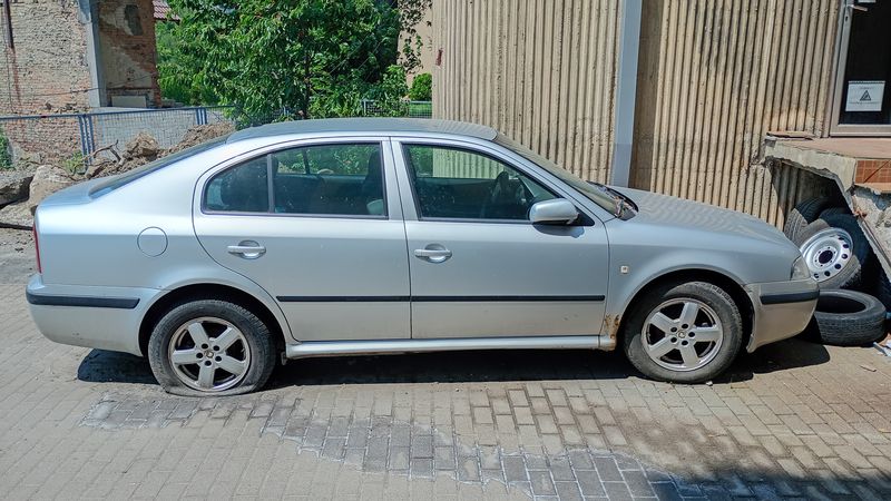ŠKODA OCTAVIA TOUR 1.6 - Слика 2