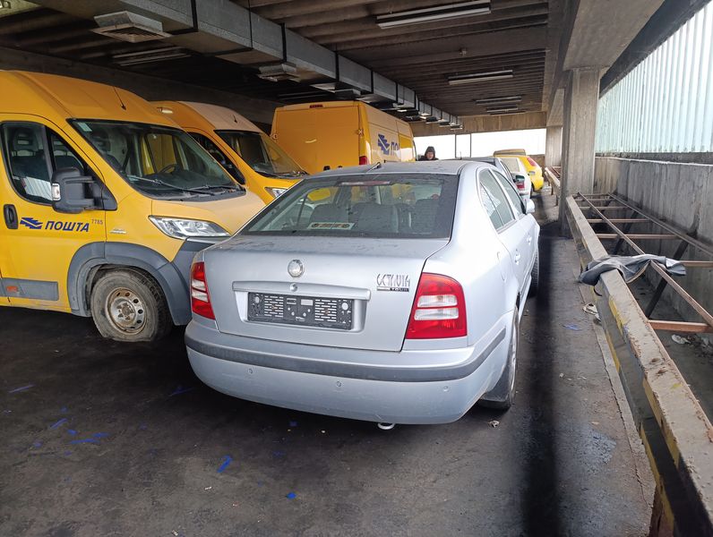 ŠKODA OCTAVIA TOUR 1.6 - Слика 2