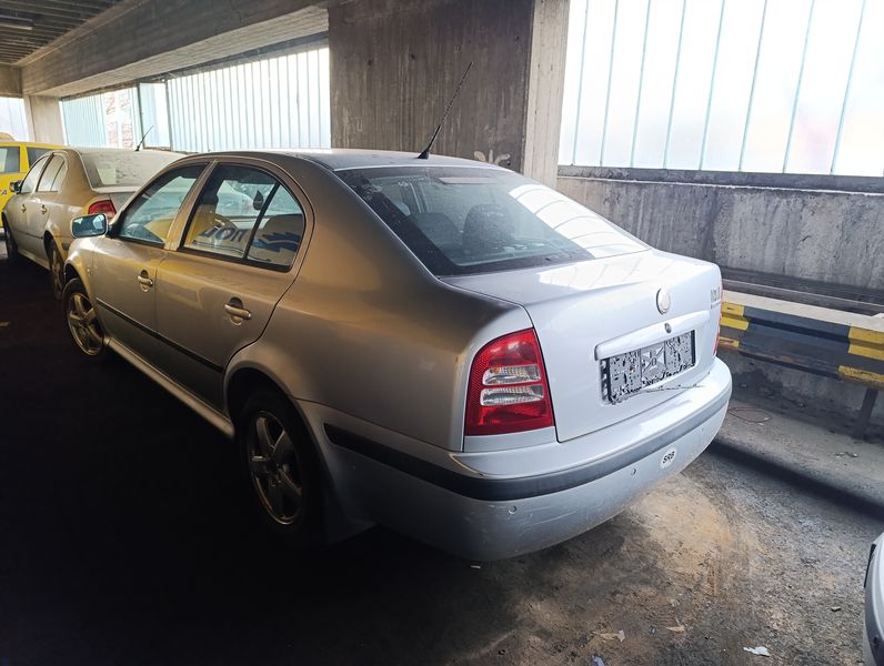 ŠKODA OCTAVIA TOUR 1.6 - Слика 2