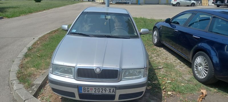 ŠKODA OCTAVIA TOUR 1.6 - Слика 2